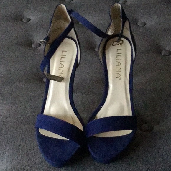 Woman’s high heel s - Picture 2 of 5